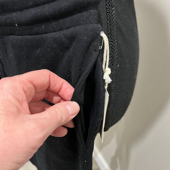 Ultra Soft Jogger Capri- Black - New with Tags- Small Reflex brand - Picture 2 of 3